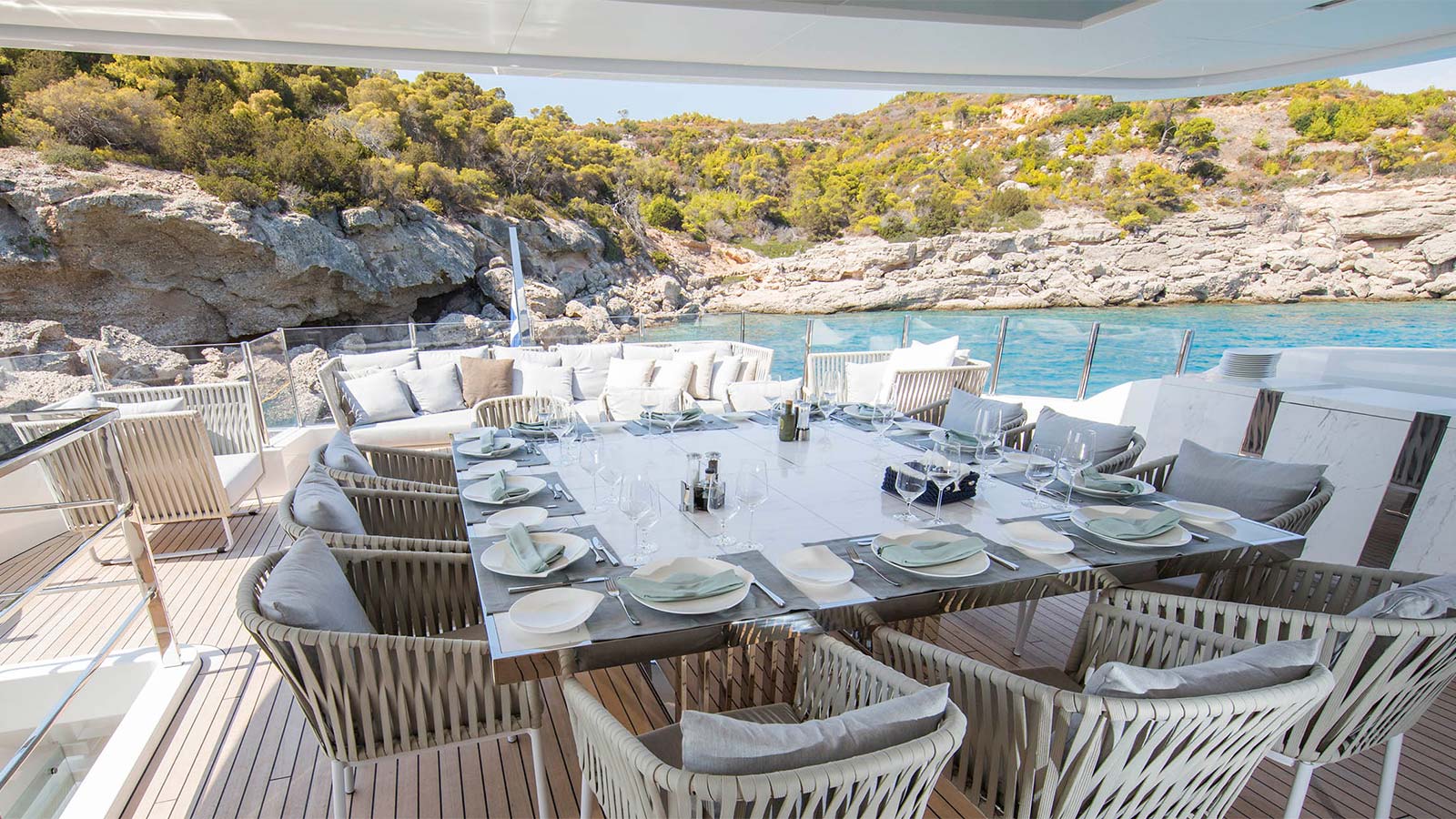 2016 Admiral Yachts Ouranos for charter (photo 14)