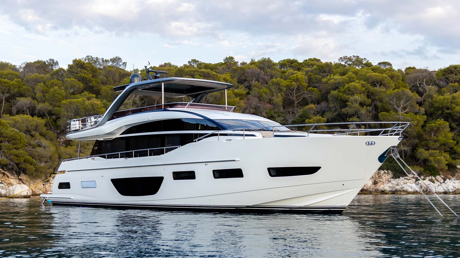 2020 Princess Y85 zu chartern (photo 1)
