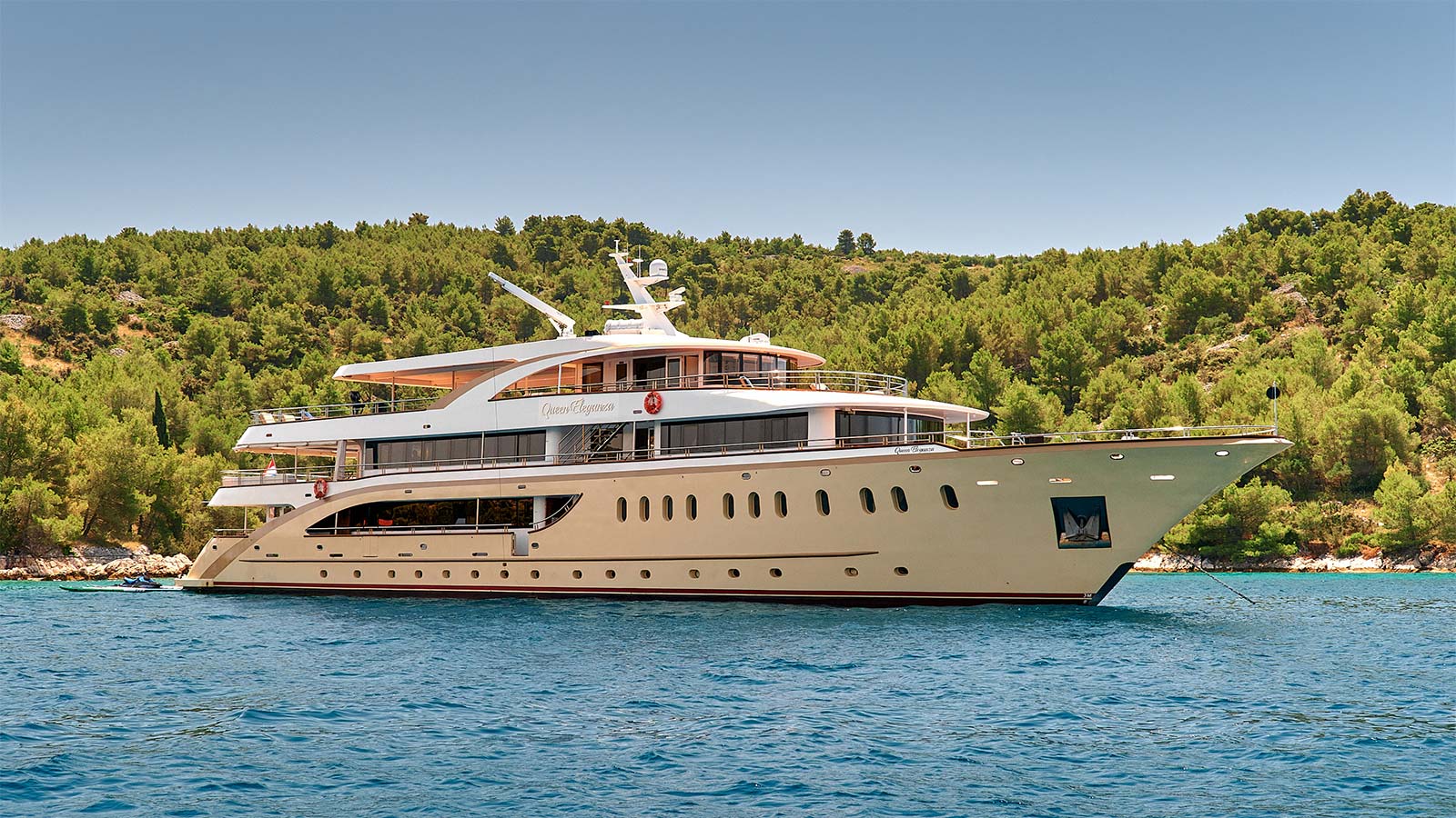 2018 Custom Built Queen Eleganza for charter (photo 1)
