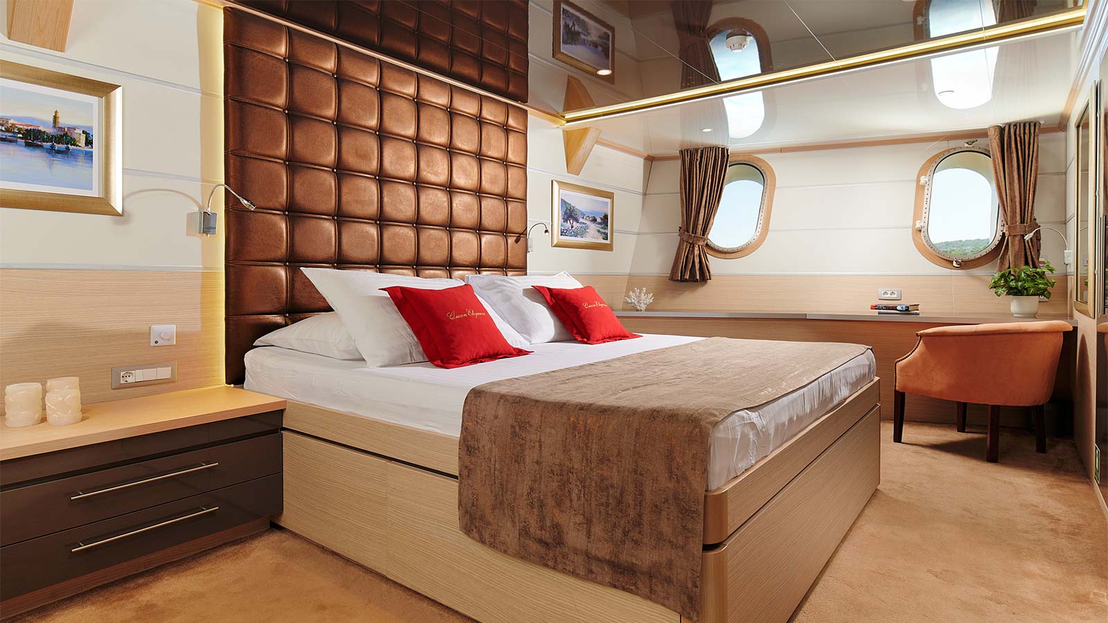 2018 Custom Built Queen Eleganza for charter (photo 8)