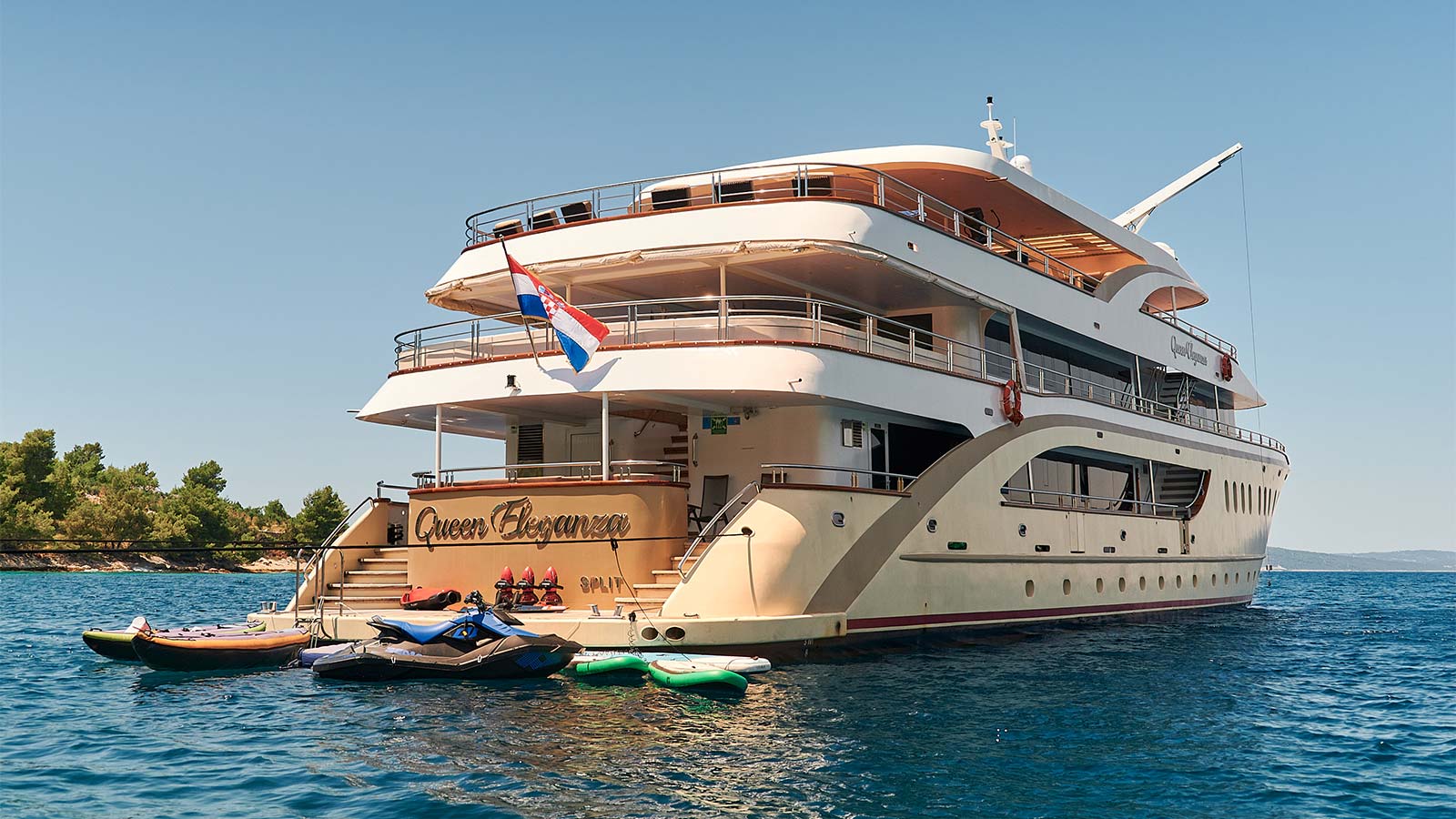 2018 Custom Built Queen Eleganza for charter (photo 17)