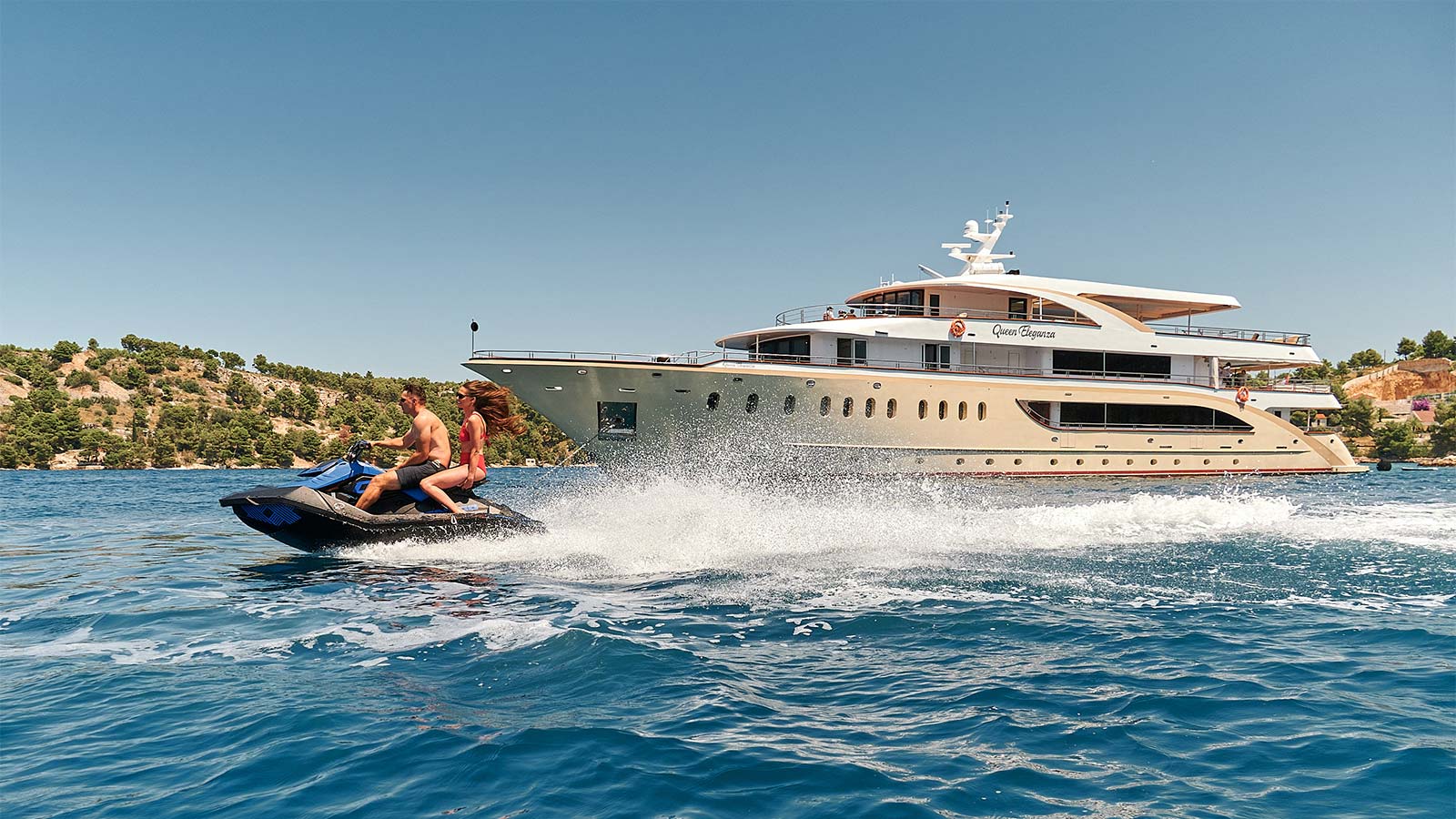 2018 Custom Built Queen Eleganza for charter (photo 22)