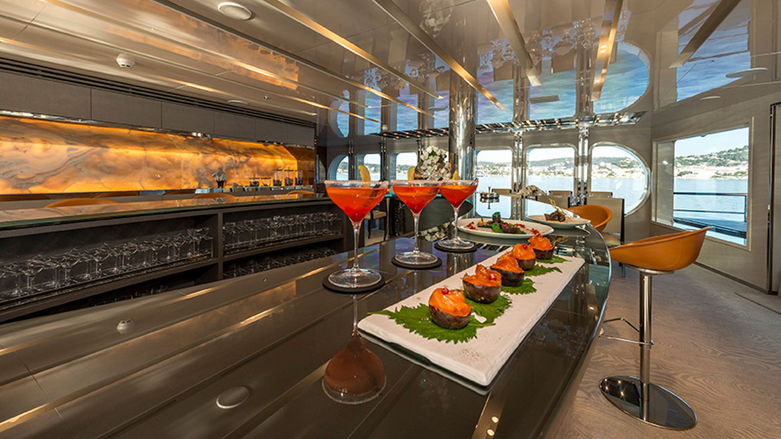 2004 Austal Serenity for charter (photo 16)
