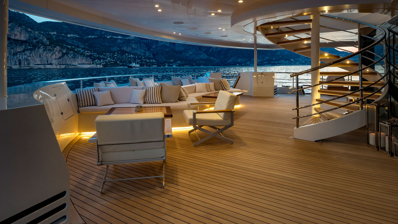 2004 Austal Serenity for charter (photo 17)