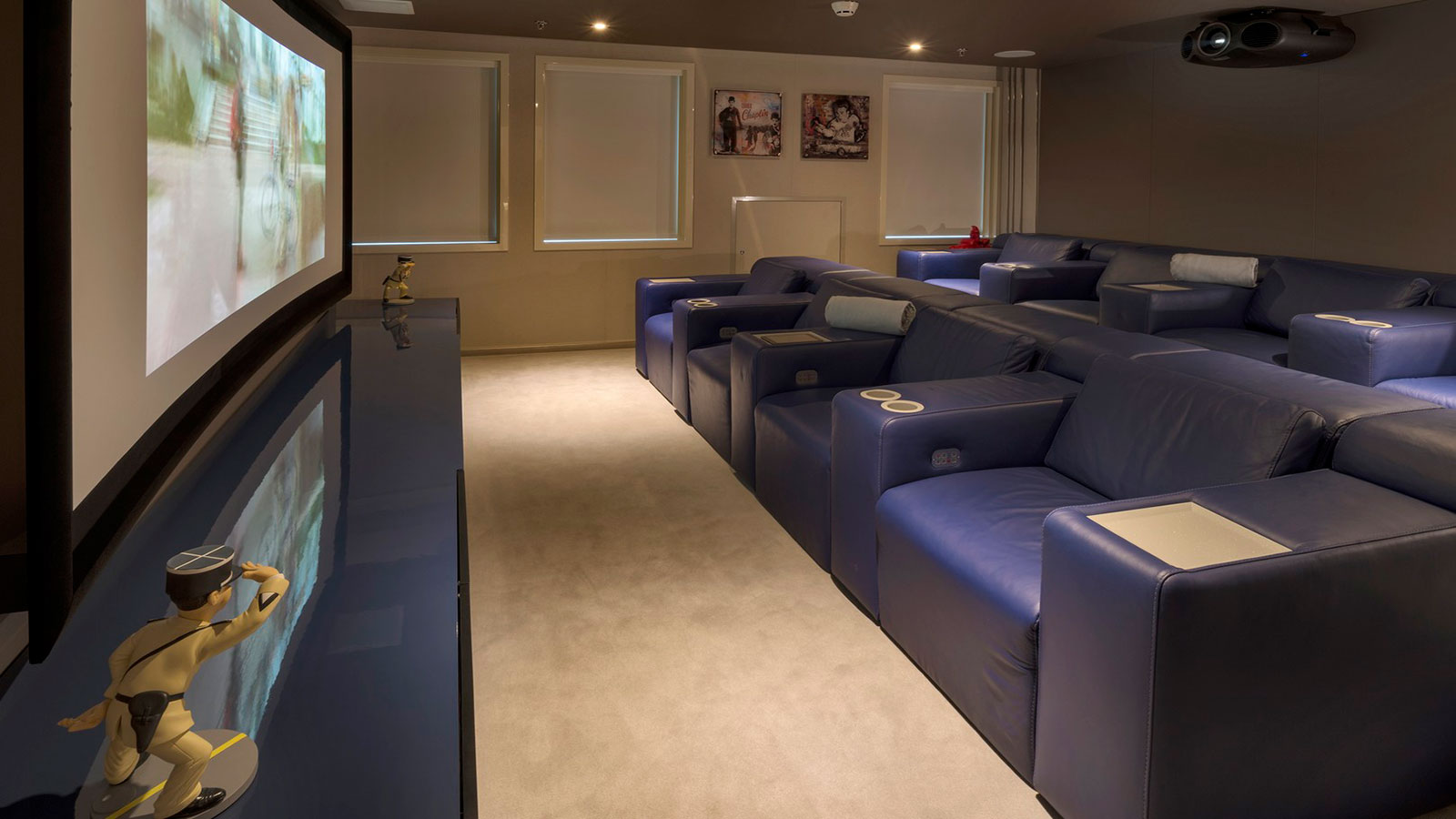 2004 Austal Serenity for charter (photo 20)