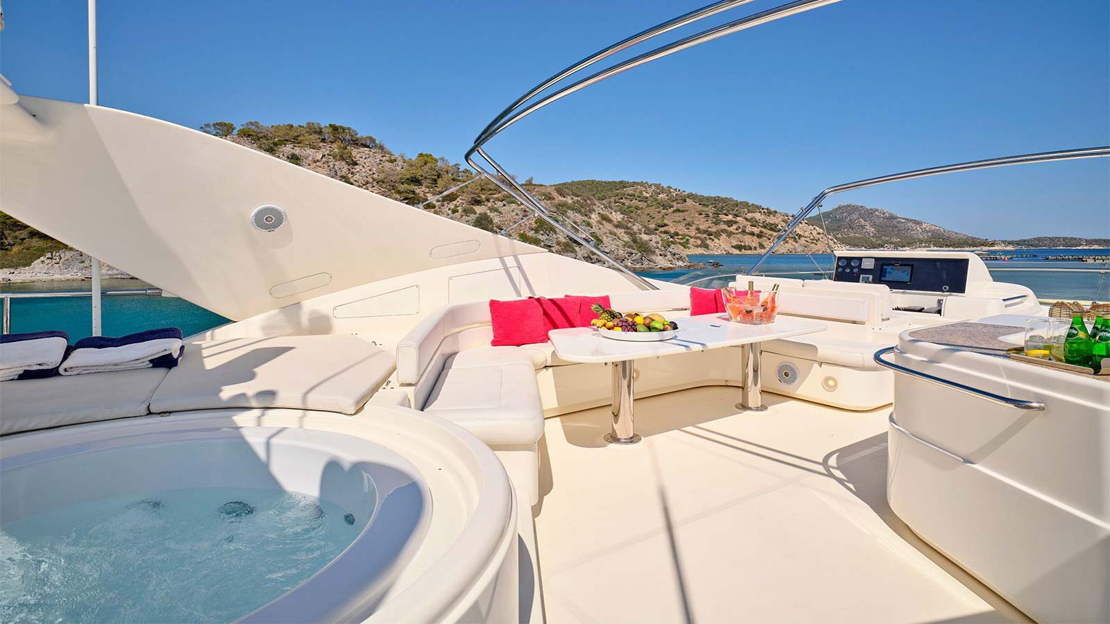 2004 Ferretti 880 a noleggio (photo 15)