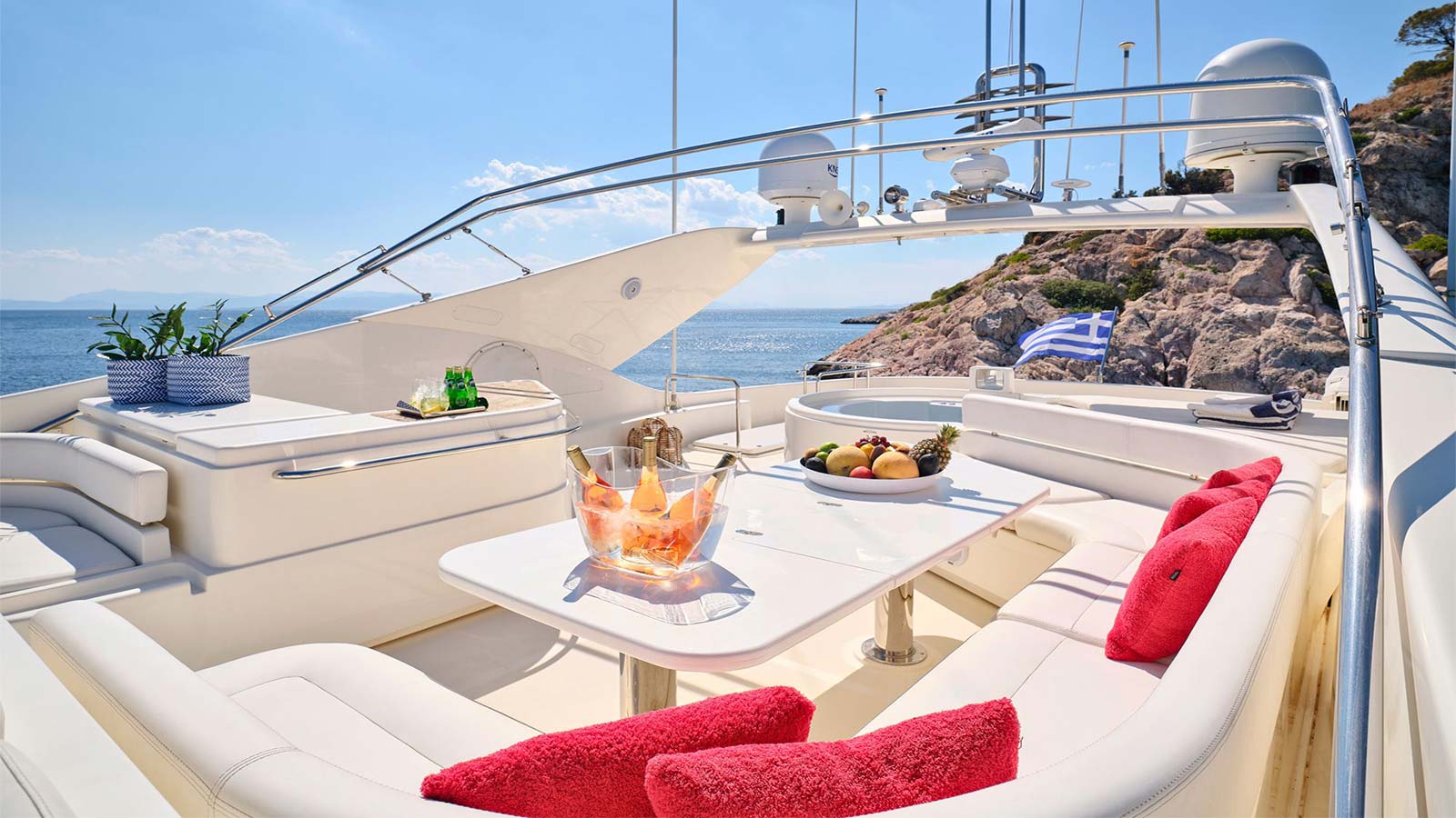 2004 Ferretti 880 a noleggio (photo 18)