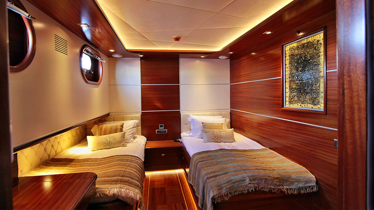 2012 Carpe Diem Shipyard Carpe Diem V for charter (photo 10)