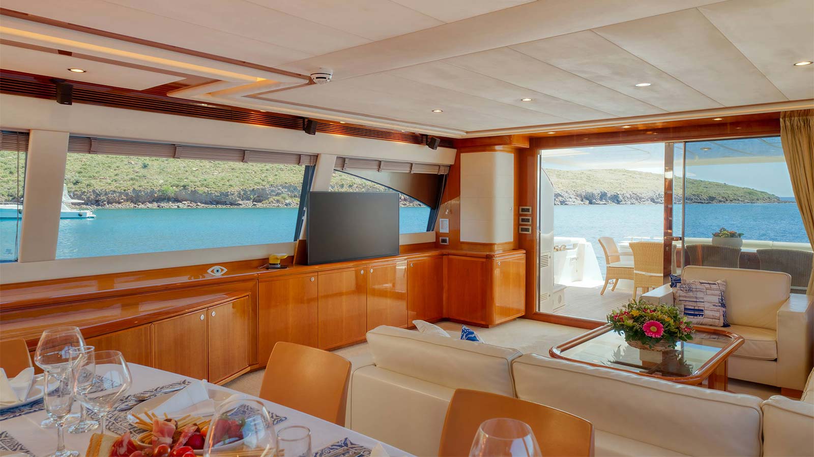2006 Ferretti 830 Fly en alquiler (photo 2)