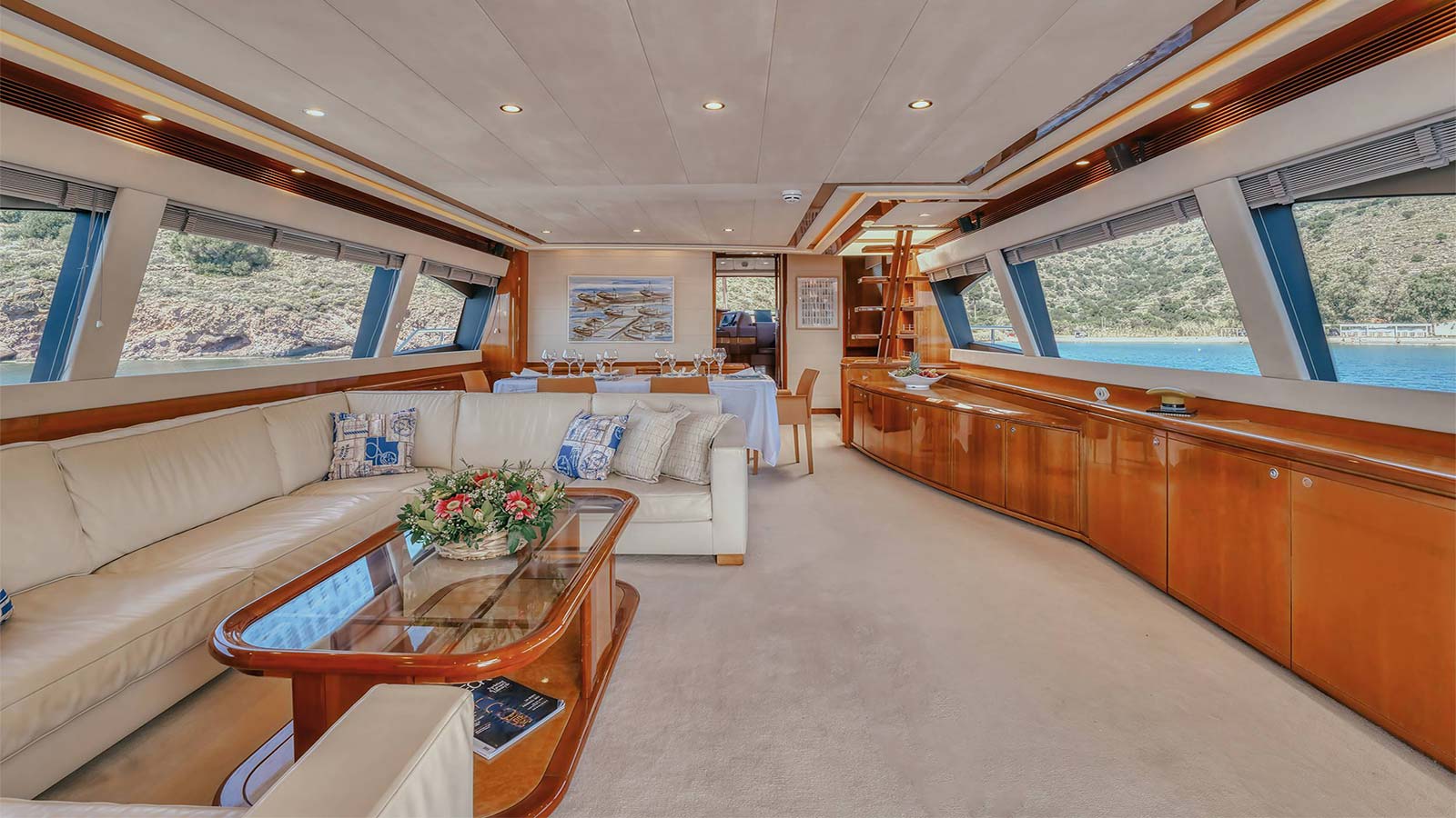 2006 Ferretti 830 Fly en alquiler (photo 3)