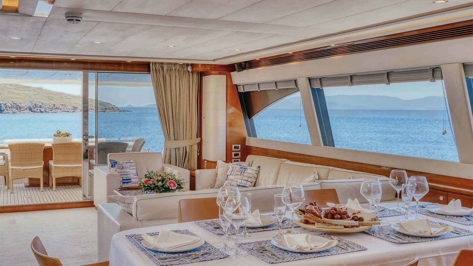 2006 Ferretti 830 Fly en alquiler (photo 5)