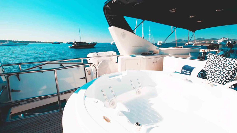 2006 Couach Yachts Lady Amanda na czarter (photo 15)