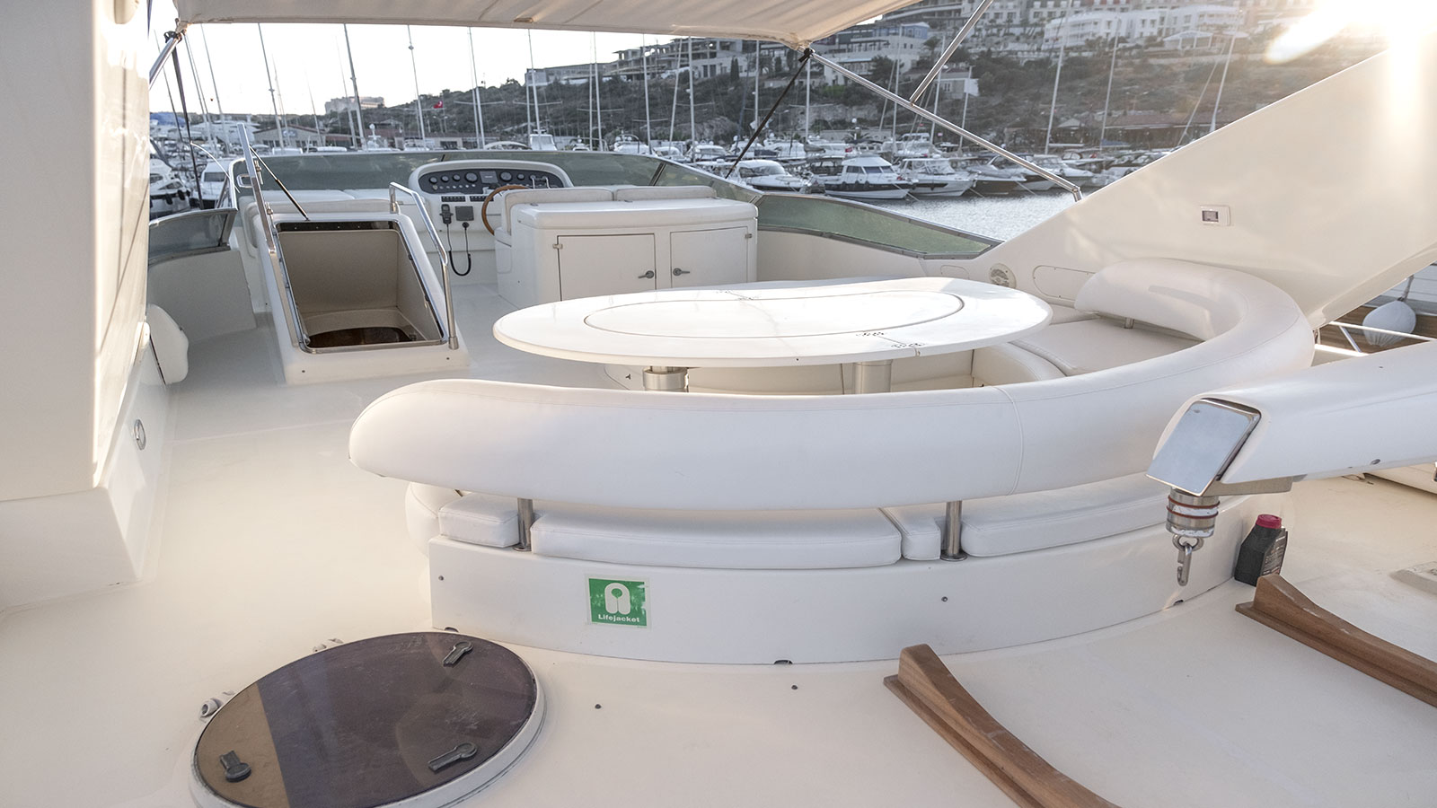 2005 Azimut Titan na czarter (photo 16)