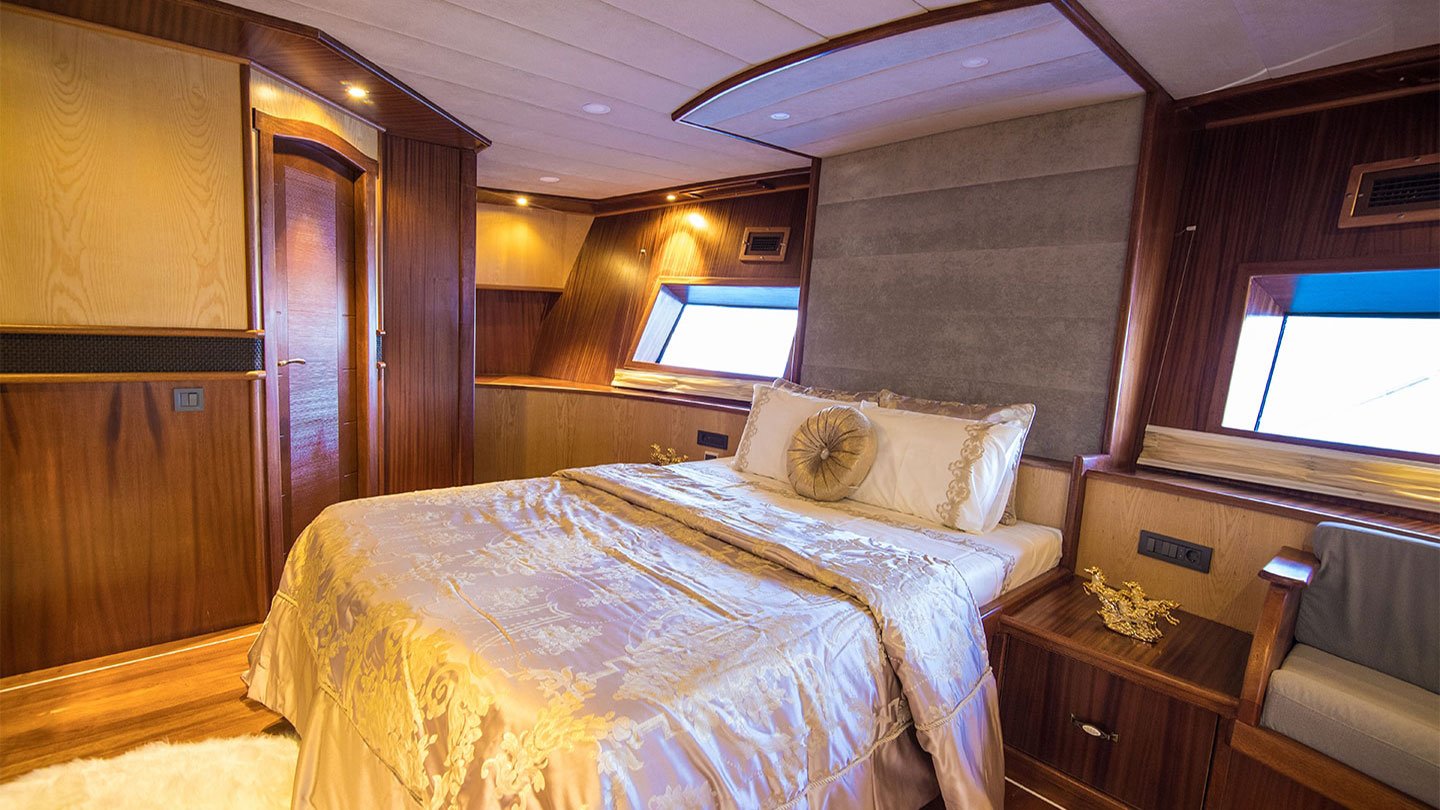 2019 Custom Built Nevra Queen a noleggio (photo 11)