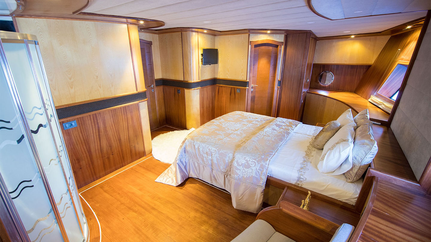 2019 Custom Built Nevra Queen a noleggio (photo 12)