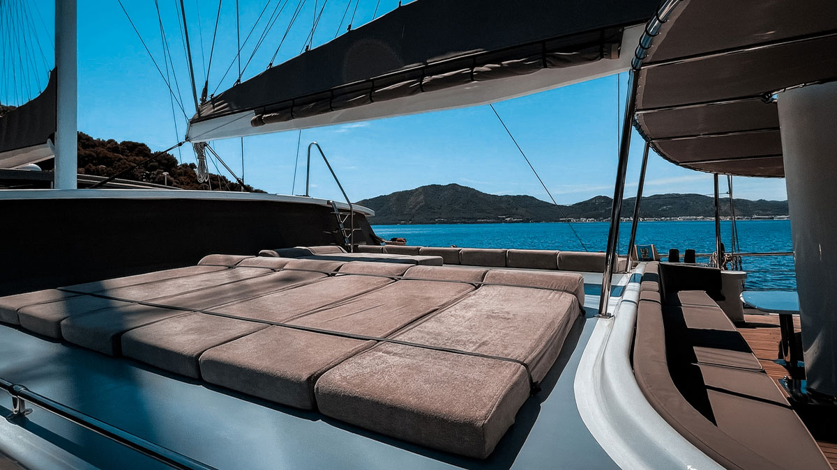2019 Custom Built Nevra Queen a noleggio (photo 25)