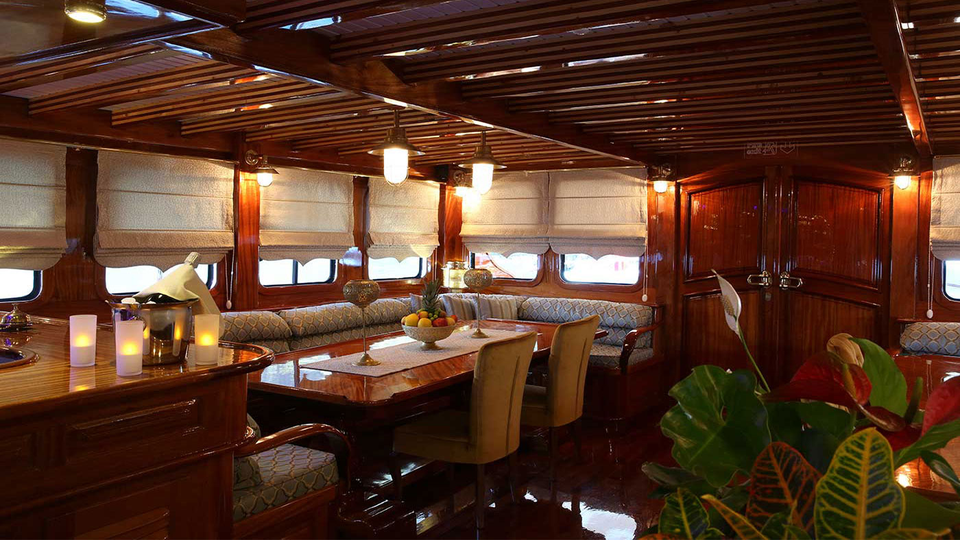 2014 Custom Built Queen Atlantis for charter (photo 2)