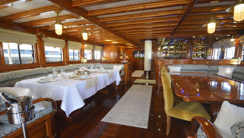 2014 Custom Built Queen Atlantis for charter (photo 3)