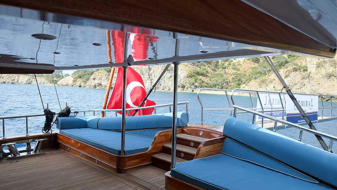 2014 Custom Built Queen Atlantis for charter (photo 22)