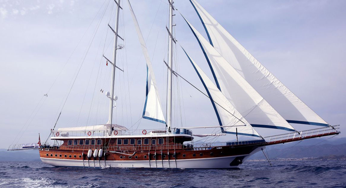 2014 Custom Built Queen Atlantis for charter (photo 29)