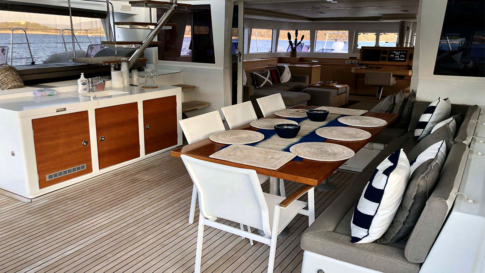 2014 Lagoon 620 te huur (photo 11)