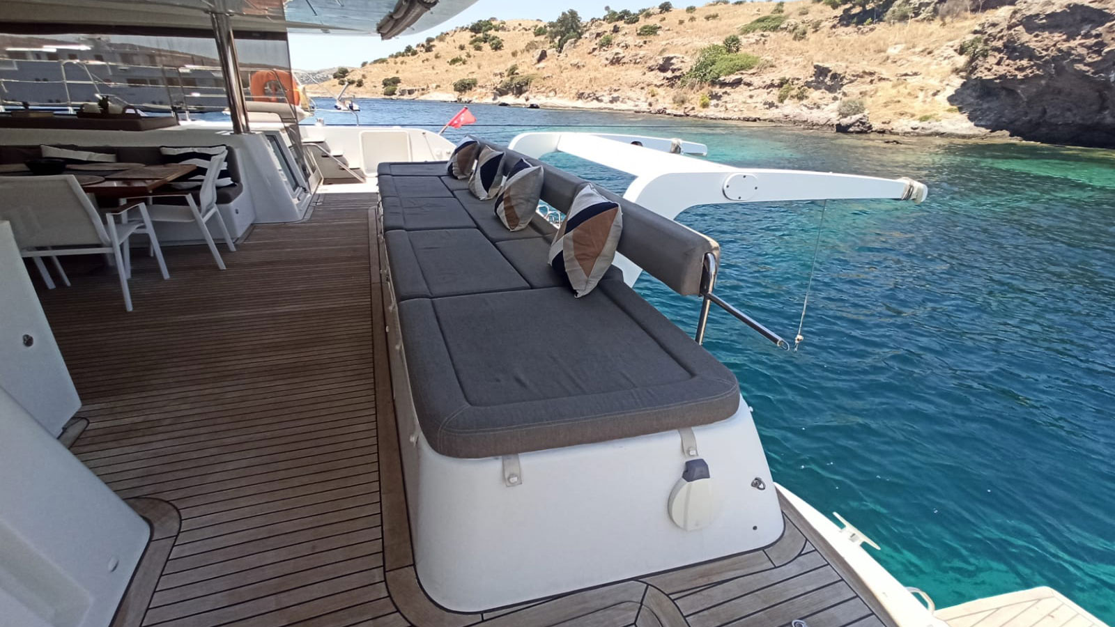 2014 Lagoon 620 te huur (photo 14)