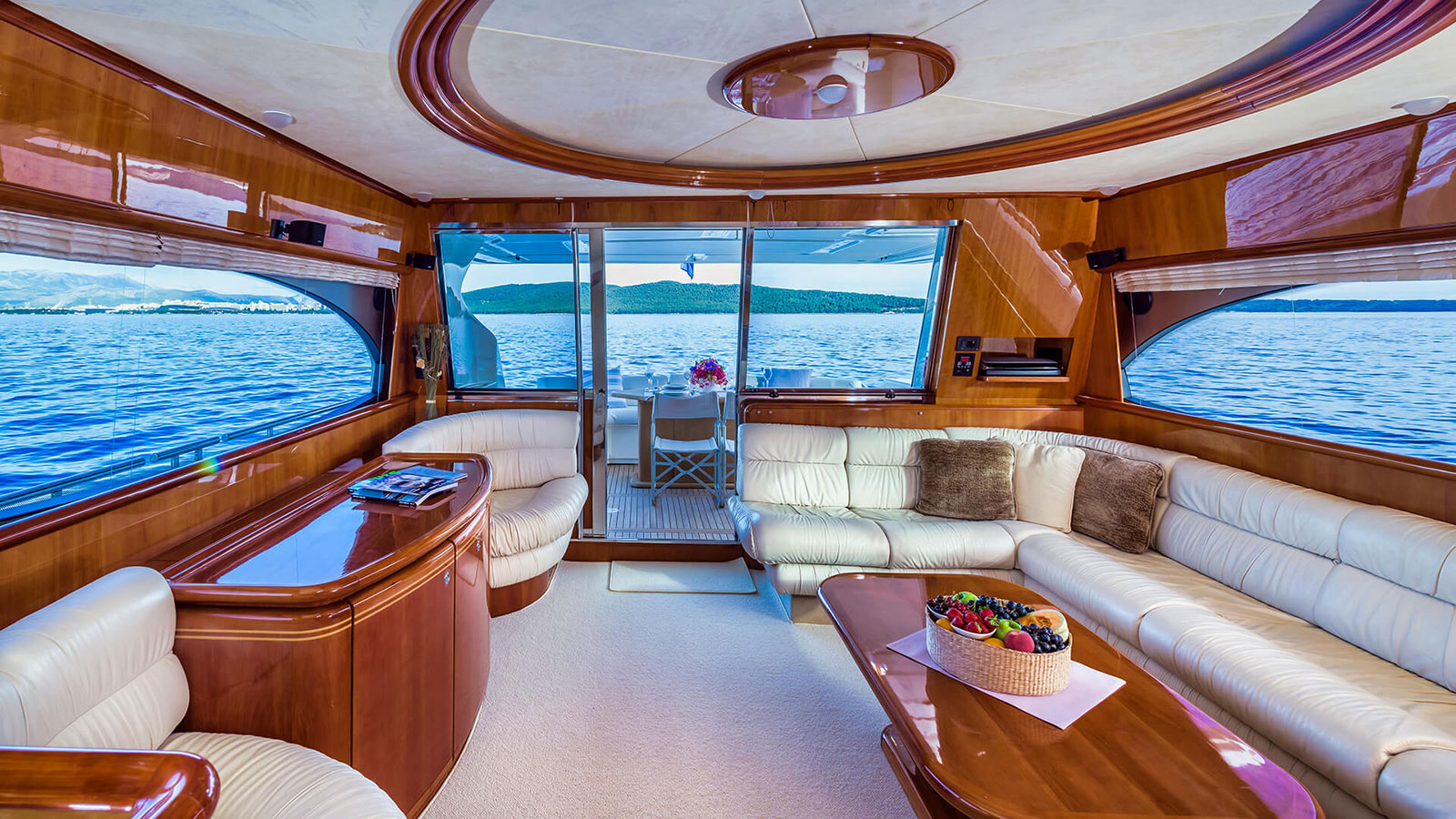 2003 Ferretti Marino for charter (photo 4)