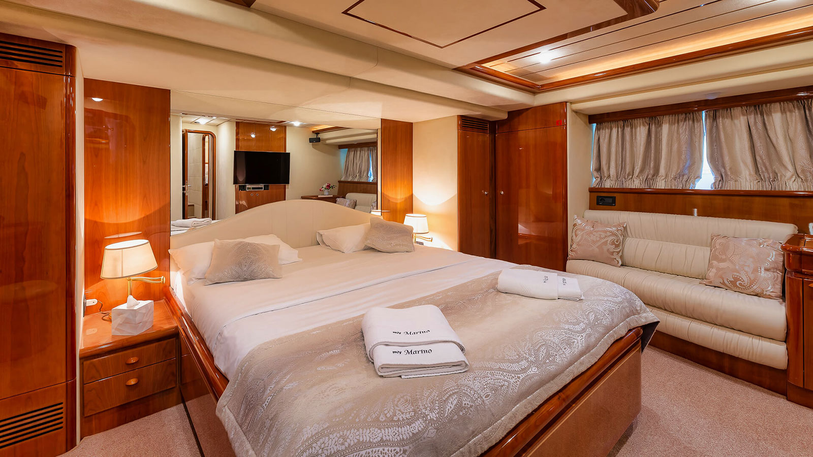 2003 Ferretti Marino for charter (photo 5)