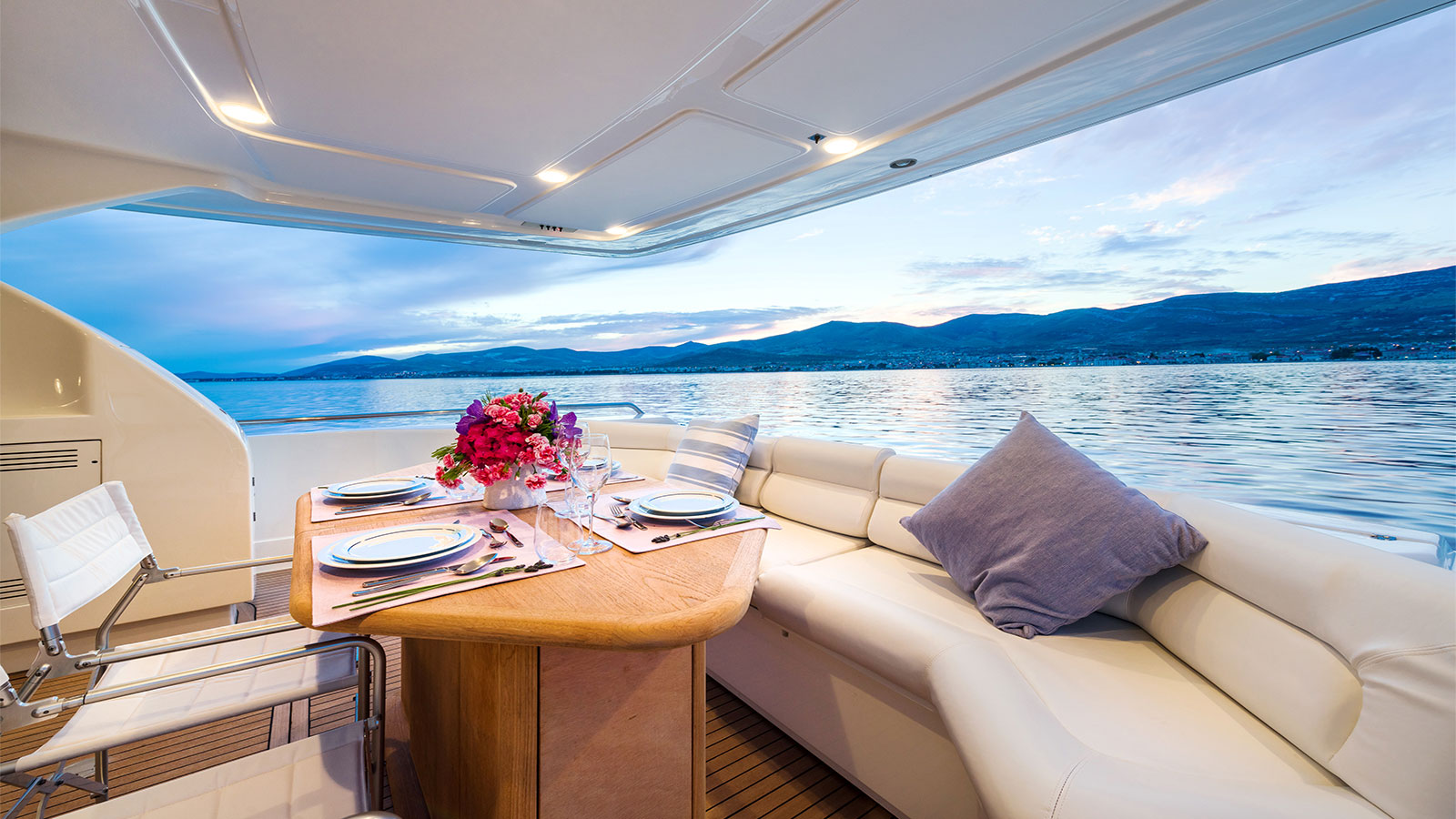 2003 Ferretti Marino for charter (photo 16)