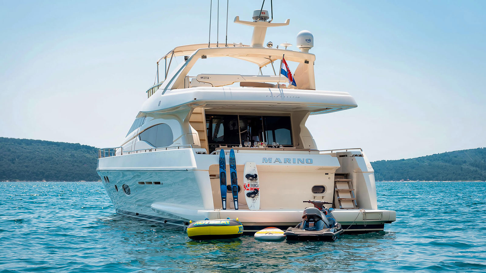 2003 Ferretti Marino for charter (photo 18)