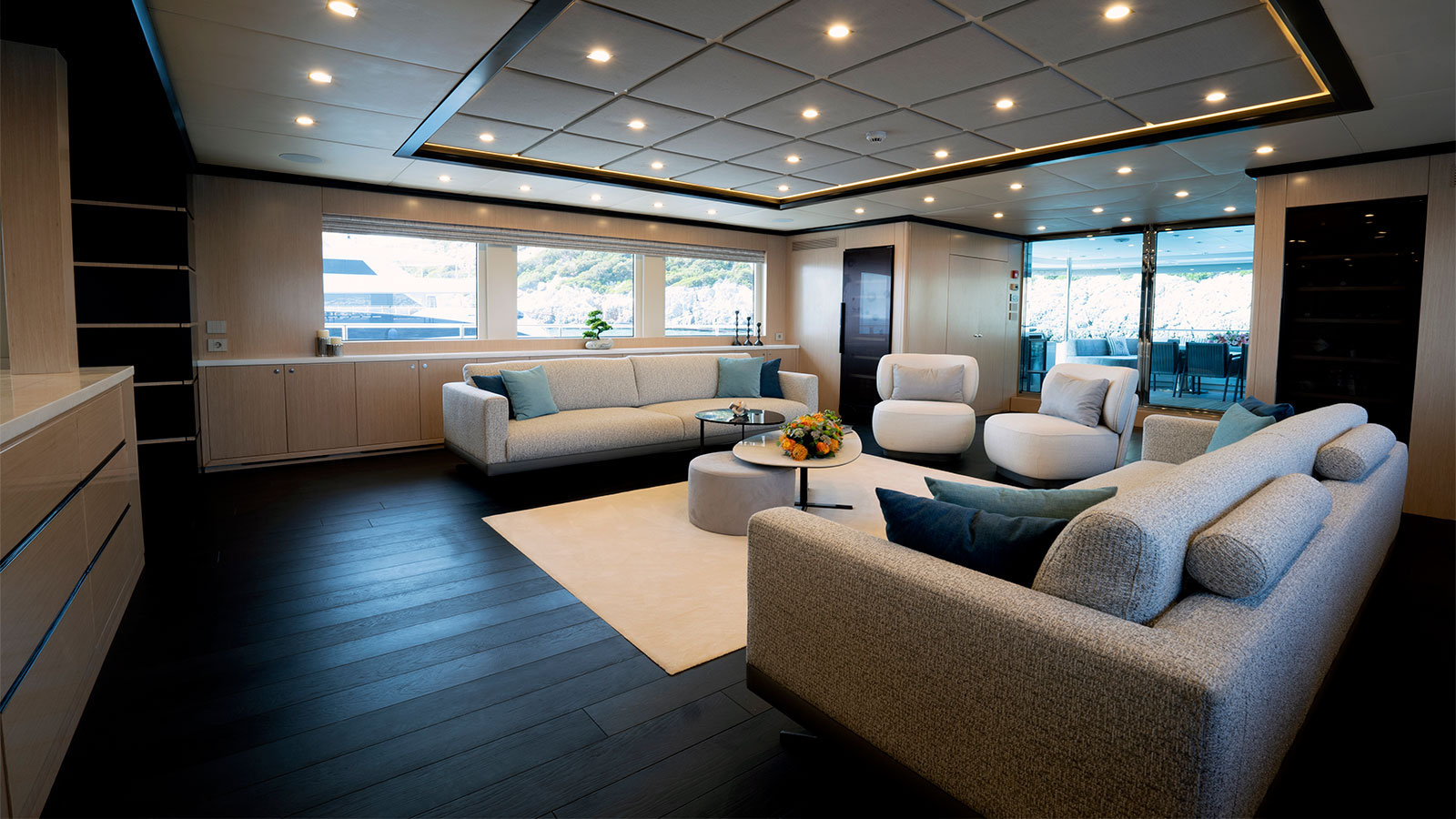 2023 Custom Built Princess Melda zu chartern (photo 3)