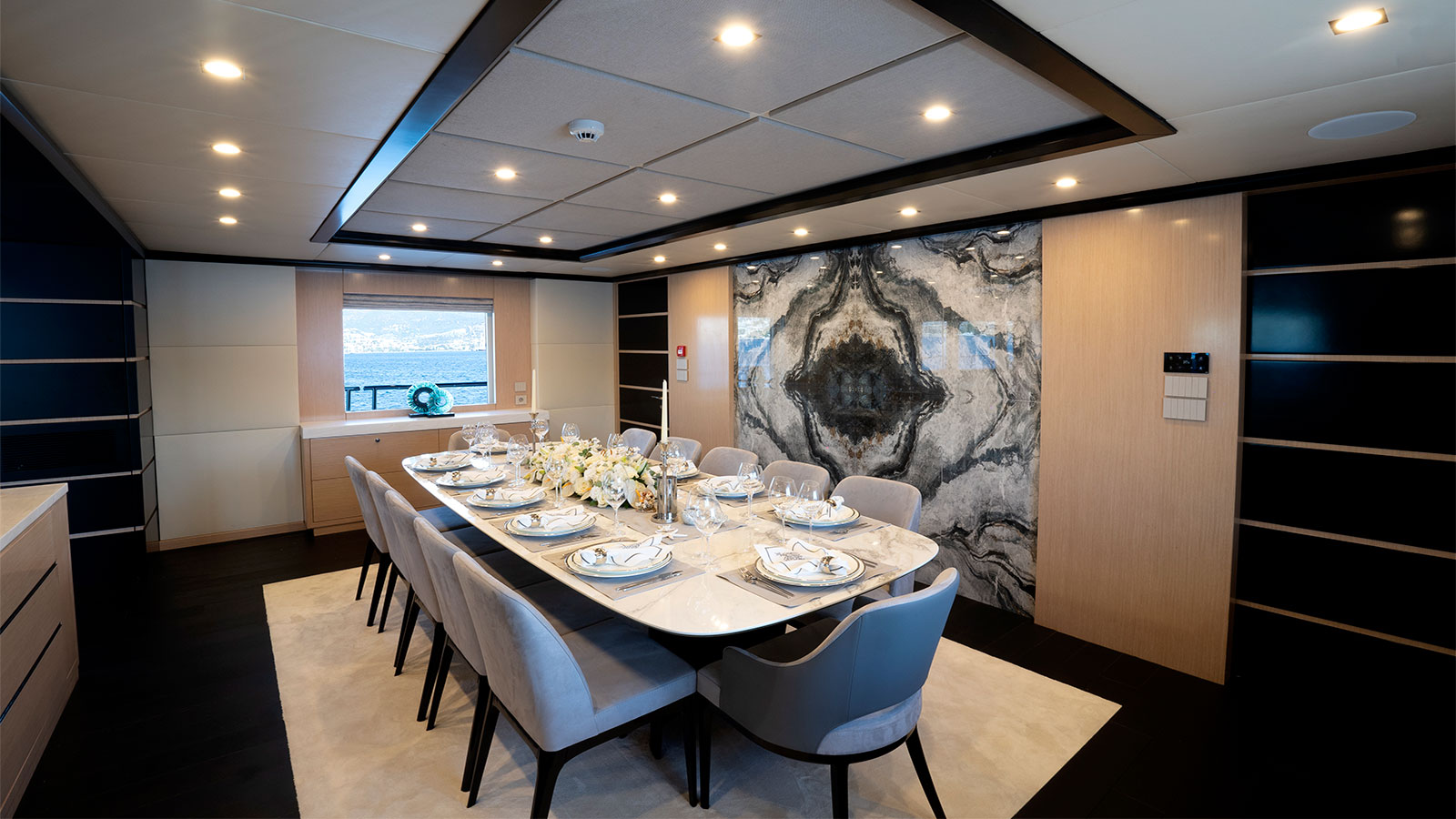 2023 Custom Built Princess Melda zu chartern (photo 5)