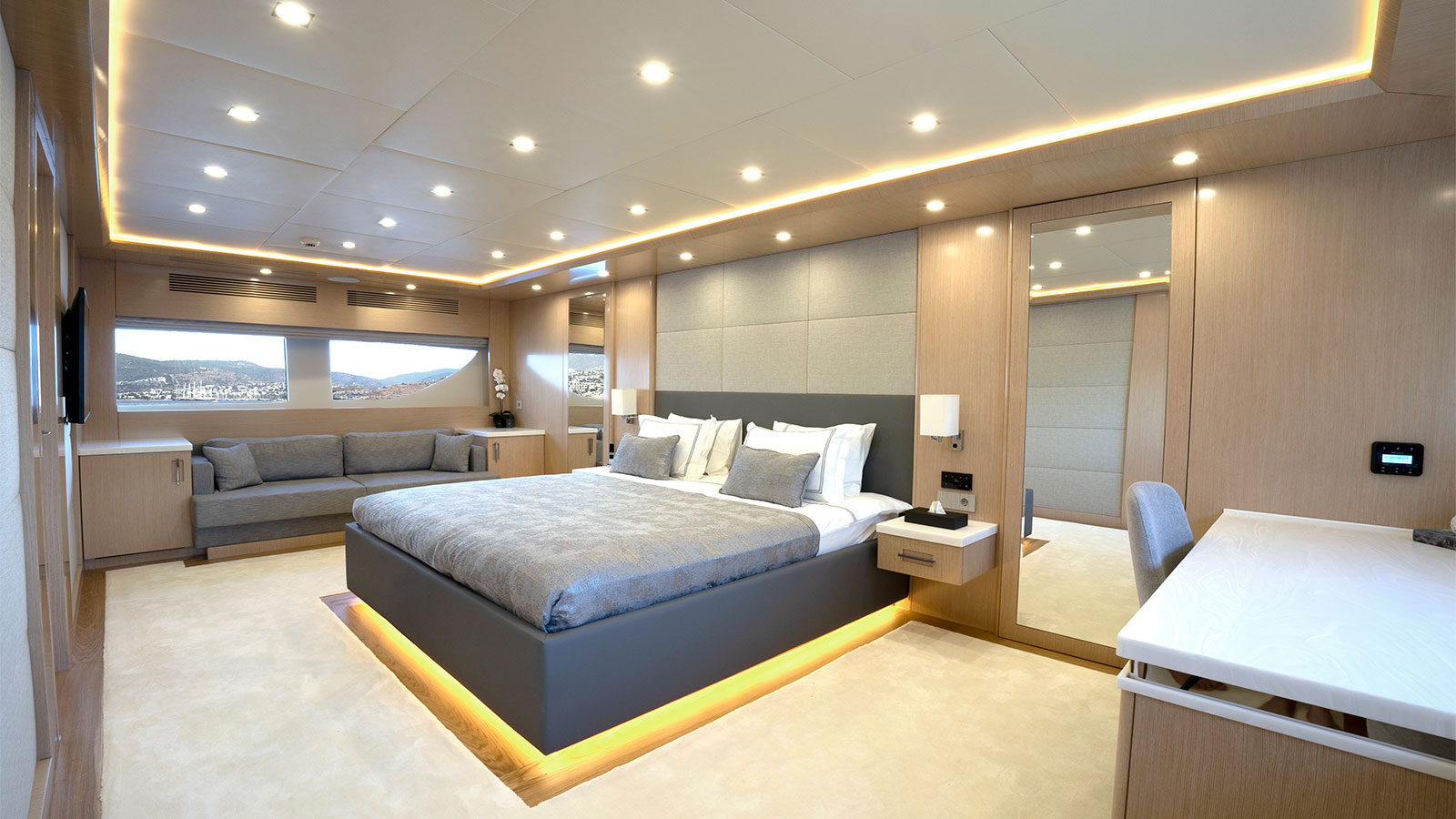 2023 Custom Built Princess Melda zu chartern (photo 9)