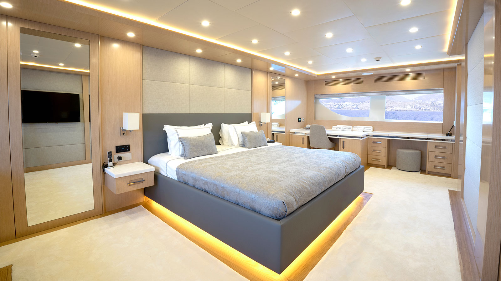 2023 Custom Built Princess Melda zu chartern (photo 10)