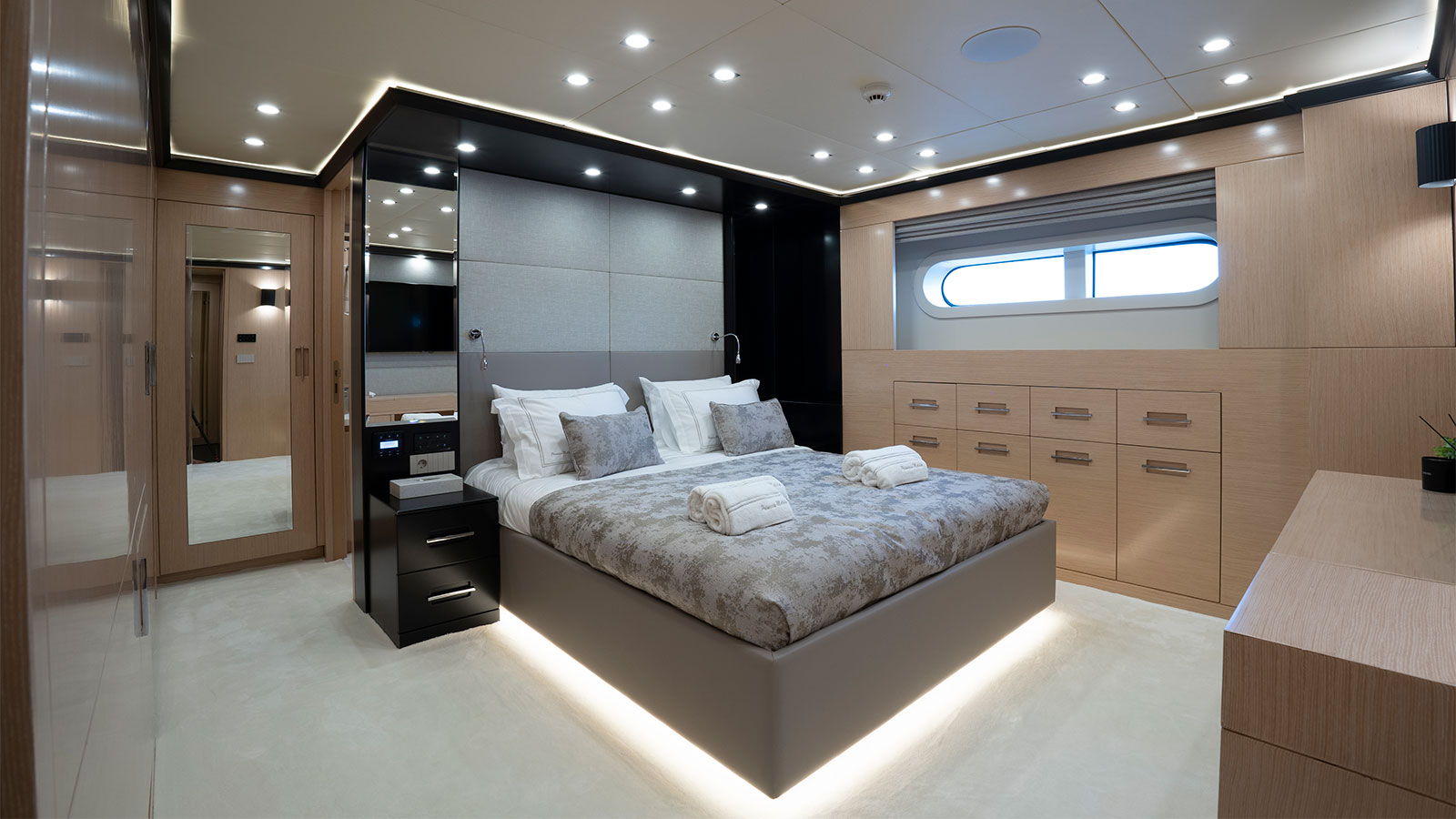 2023 Custom Built Princess Melda zu chartern (photo 11)