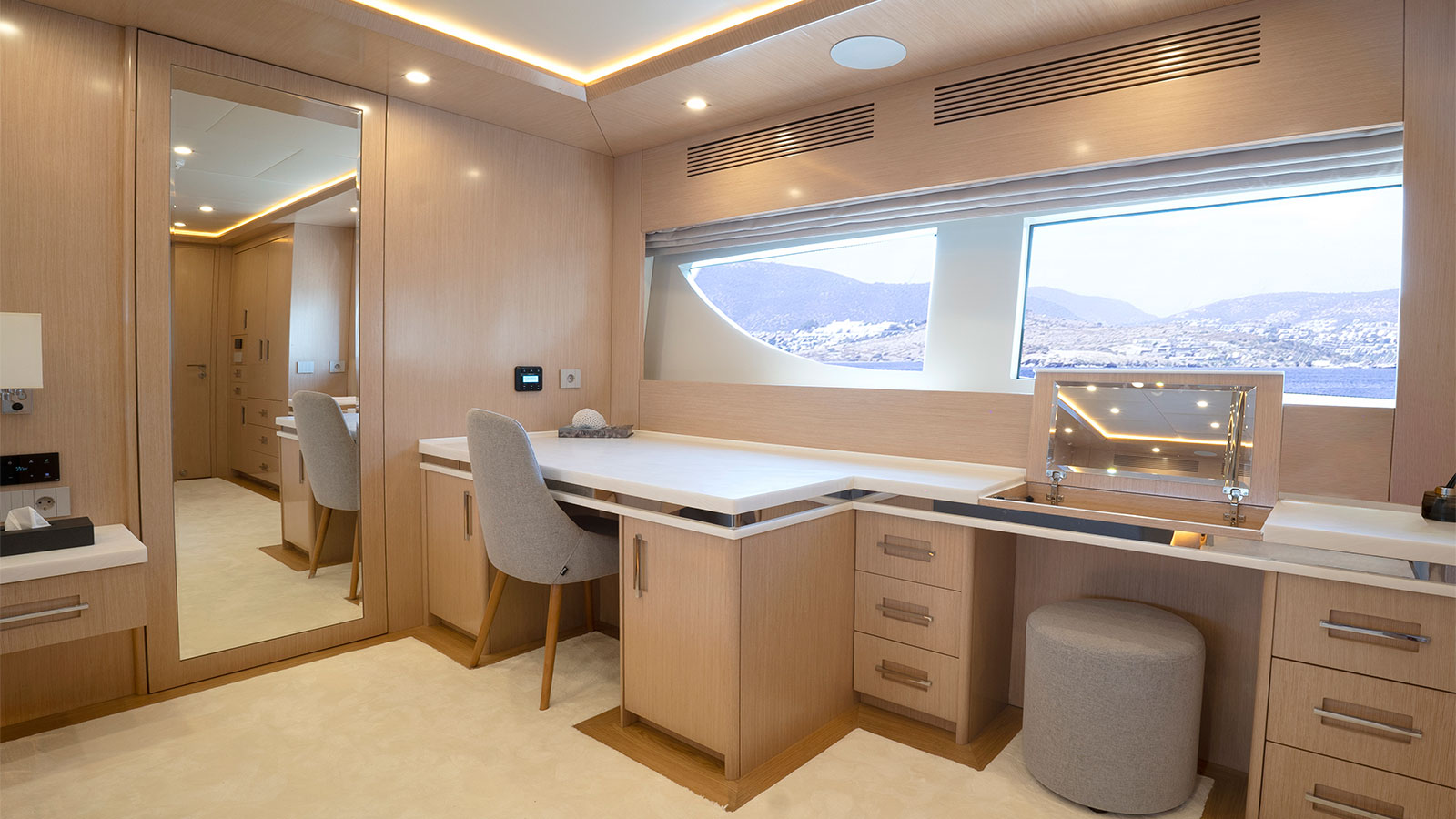 2023 Custom Built Princess Melda zu chartern (photo 12)