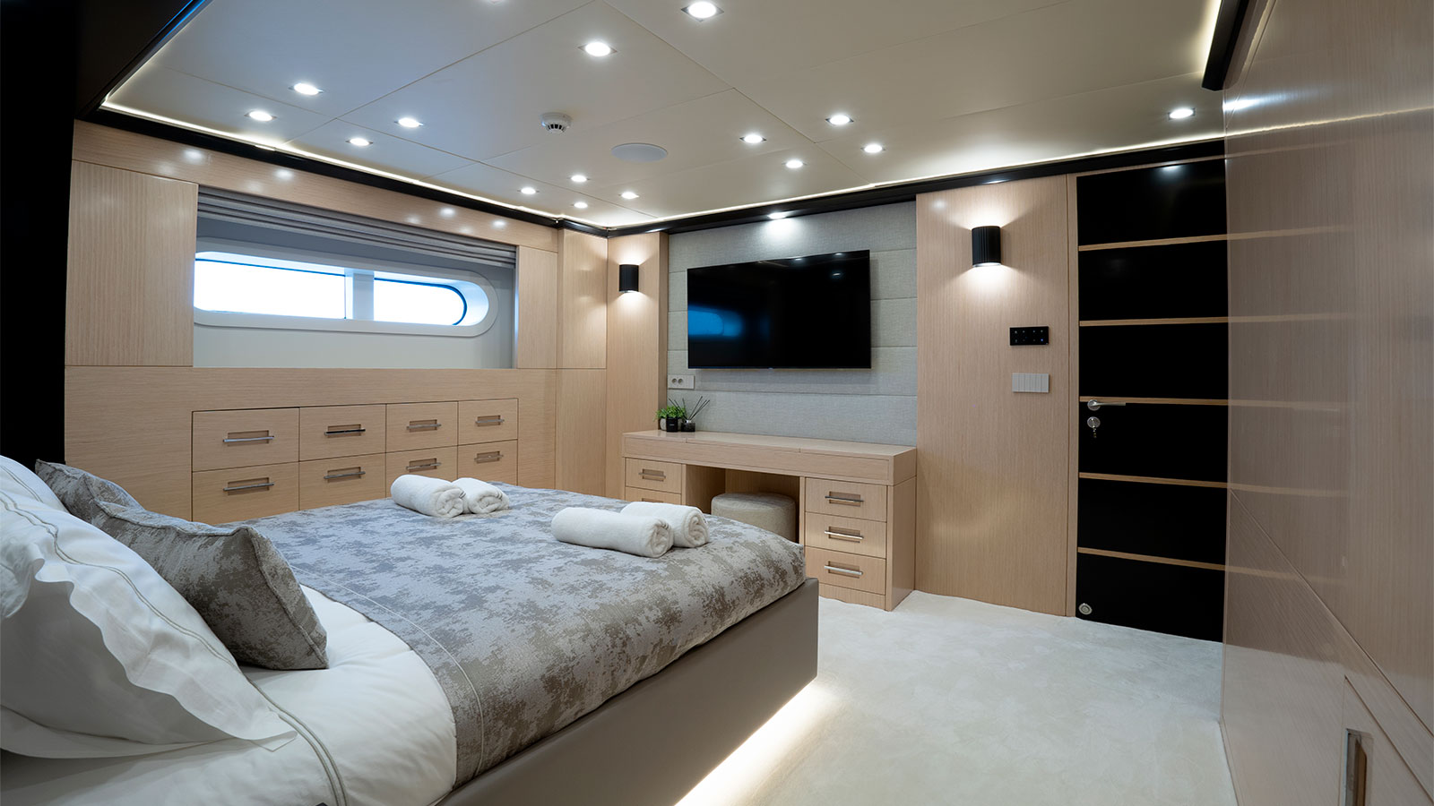 2023 Custom Built Princess Melda zu chartern (photo 14)