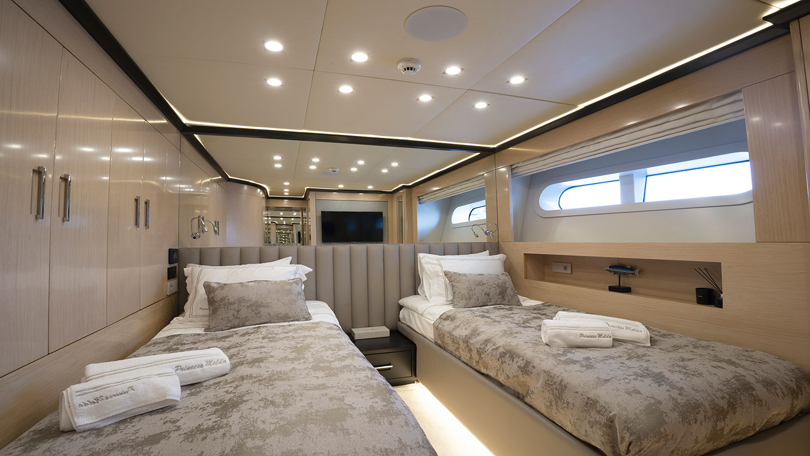 2023 Custom Built Princess Melda zu chartern (photo 16)