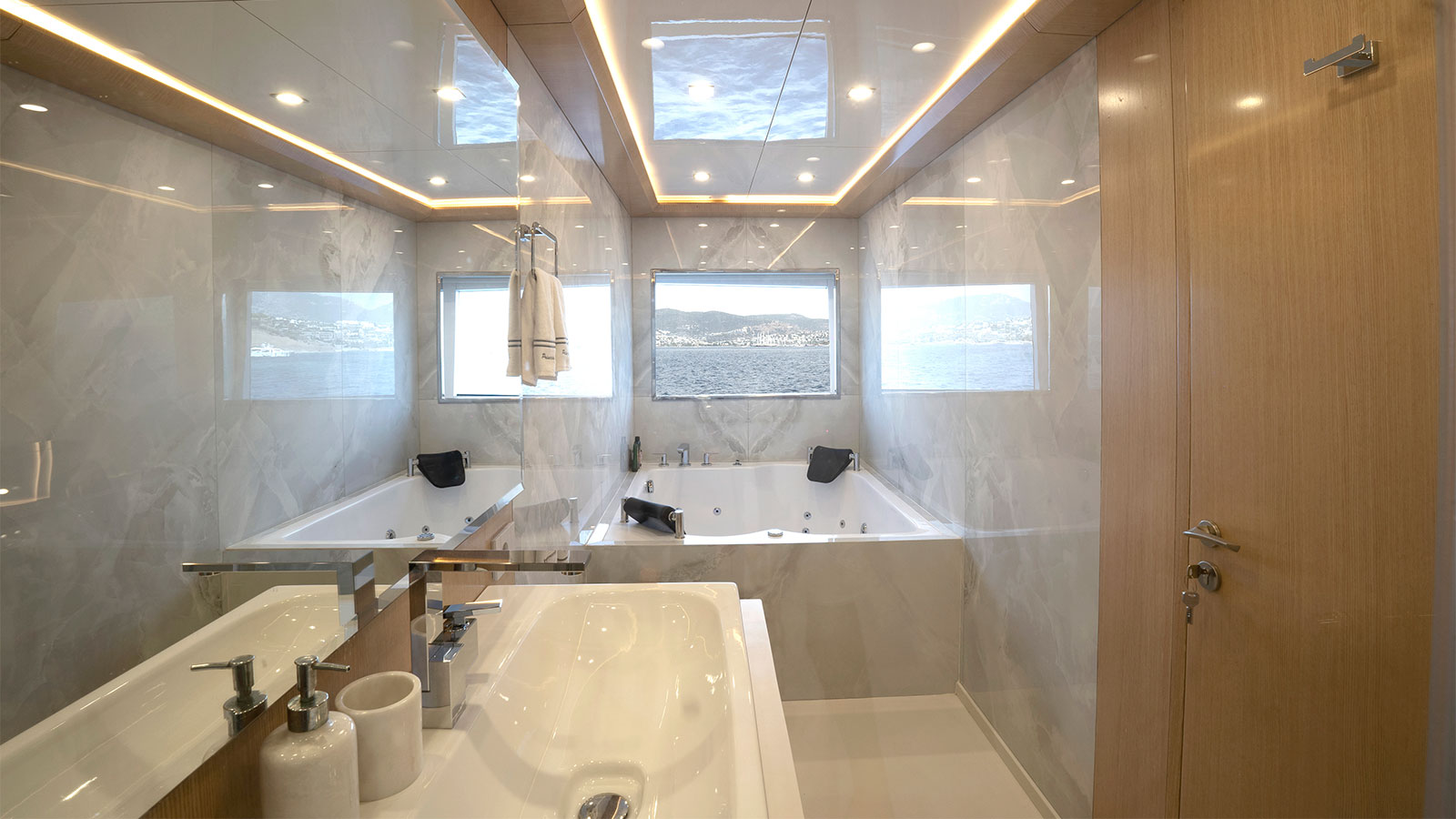 2023 Custom Built Princess Melda zu chartern (photo 20)