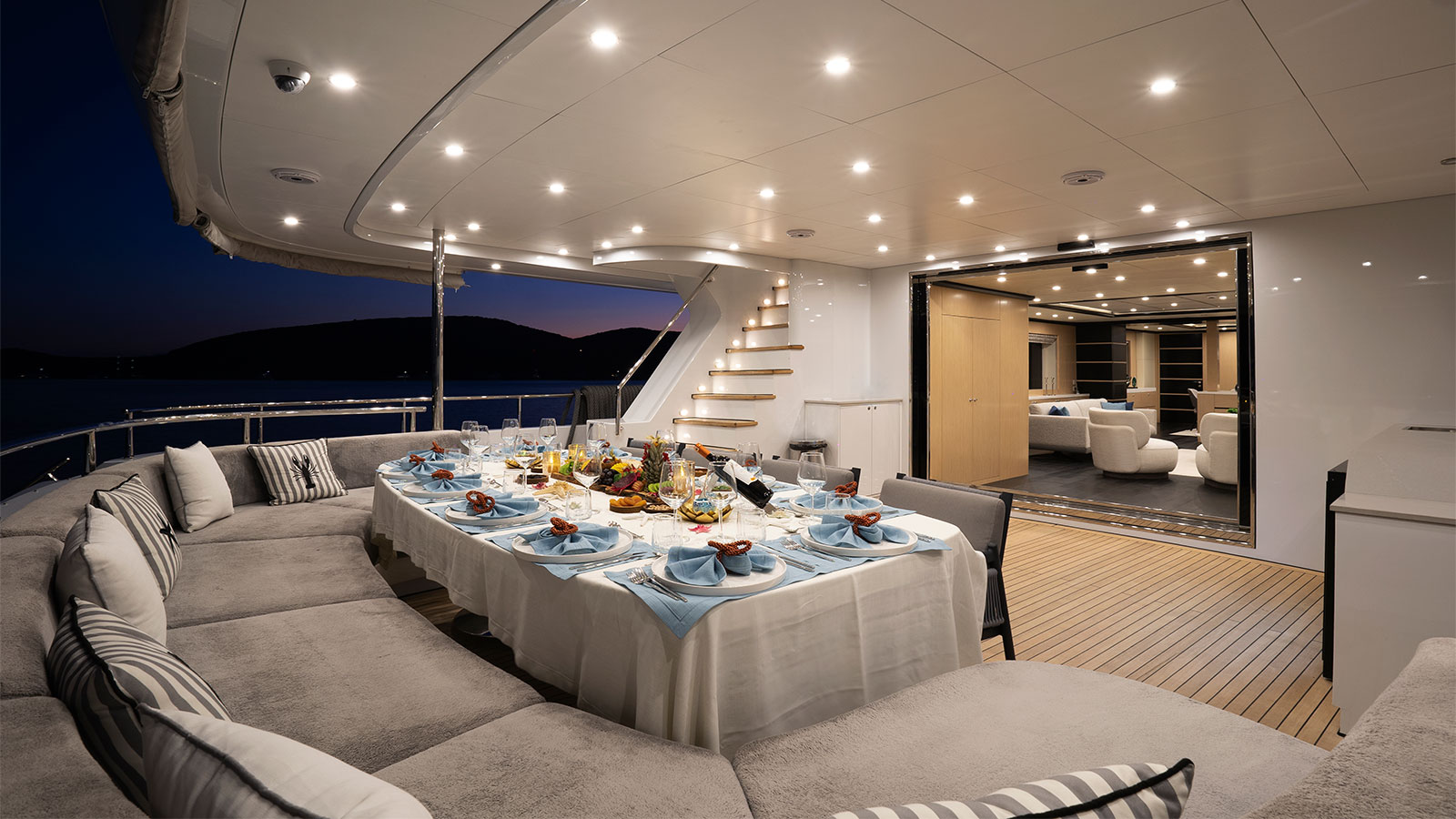 2023 Custom Built Princess Melda zu chartern (photo 25)