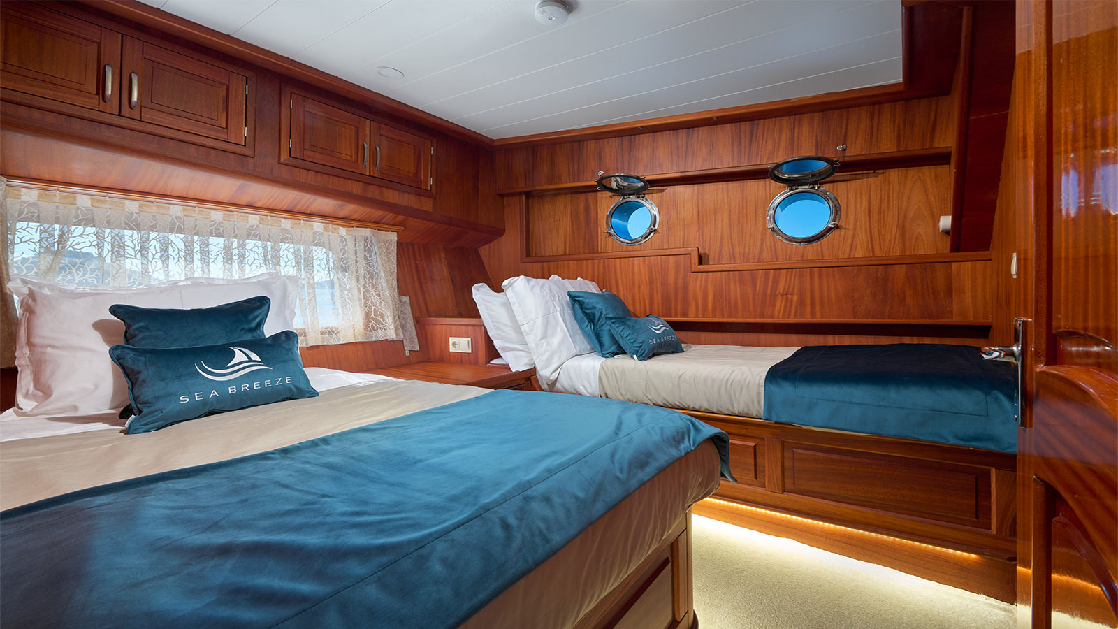 2018 Custom Built Sea Breeze te huur (photo 6)