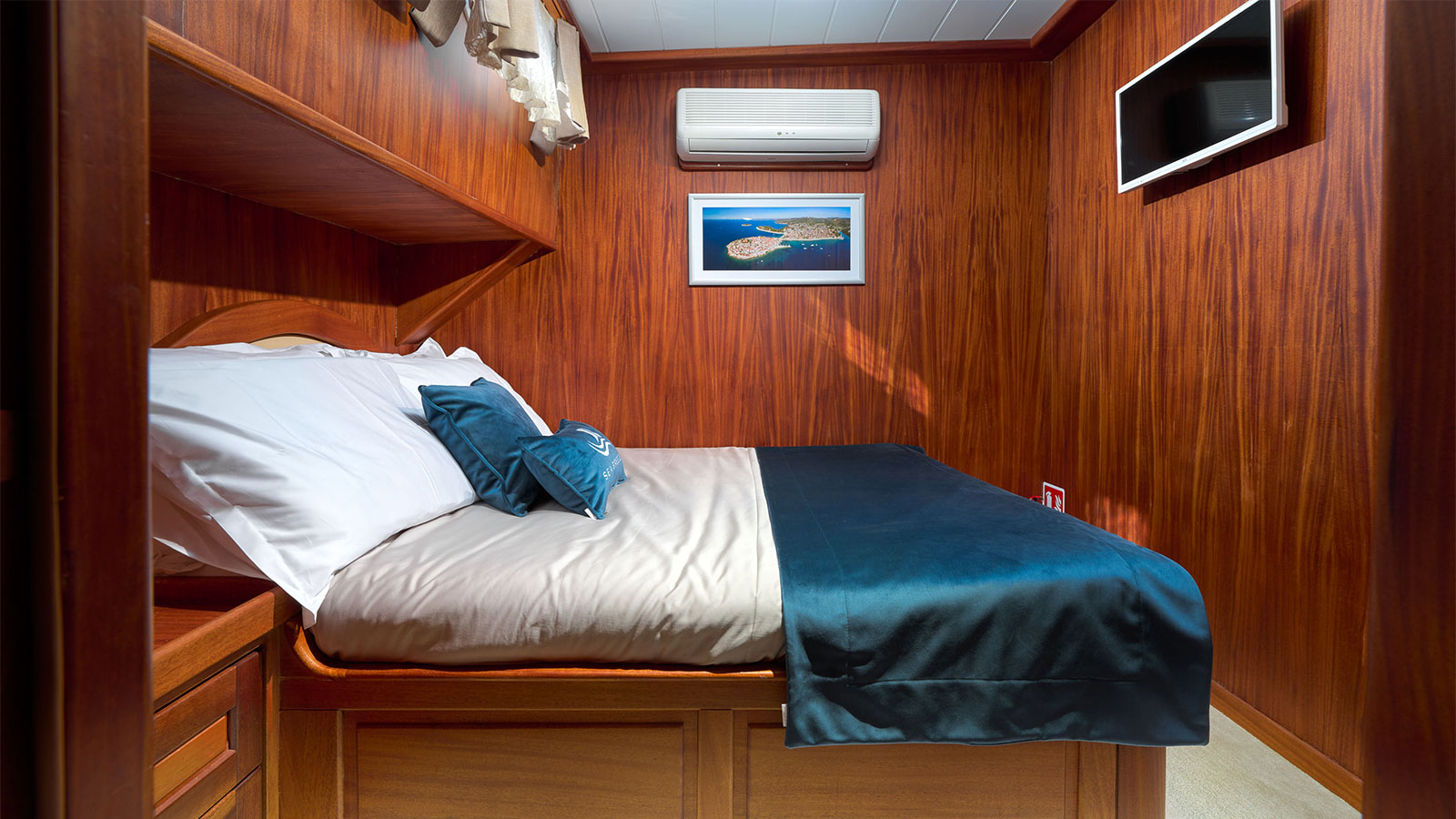 2018 Custom Built Sea Breeze te huur (photo 8)