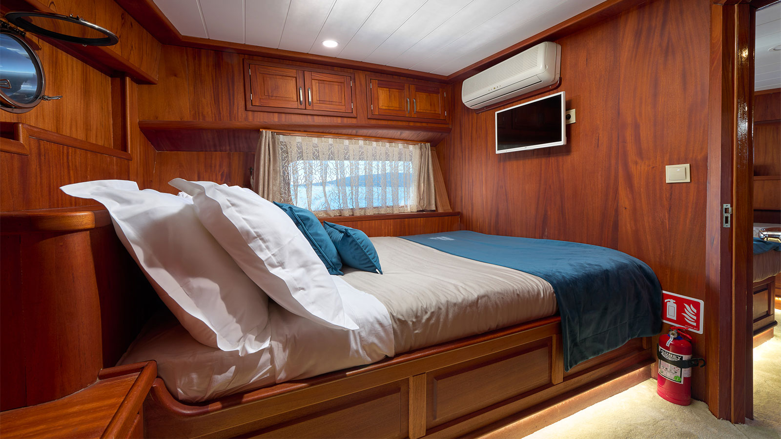 2018 Custom Built Sea Breeze te huur (photo 9)