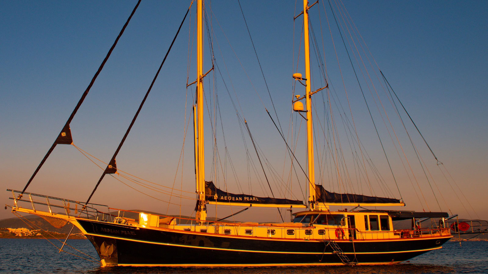 2011 Custom Built Aegean Pearl à louer (photo 1)