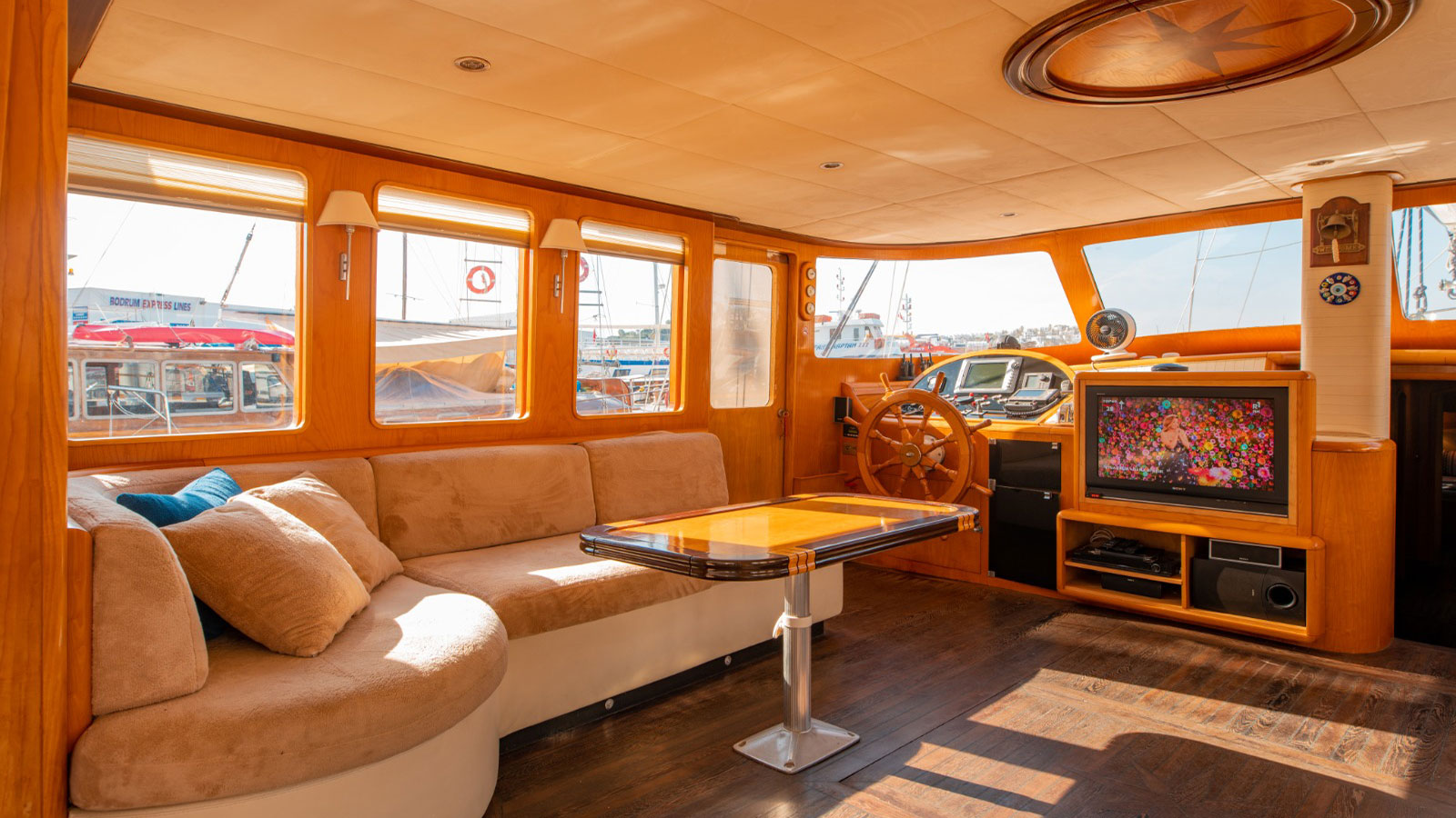 2011 Custom Built Aegean Pearl à louer (photo 3)