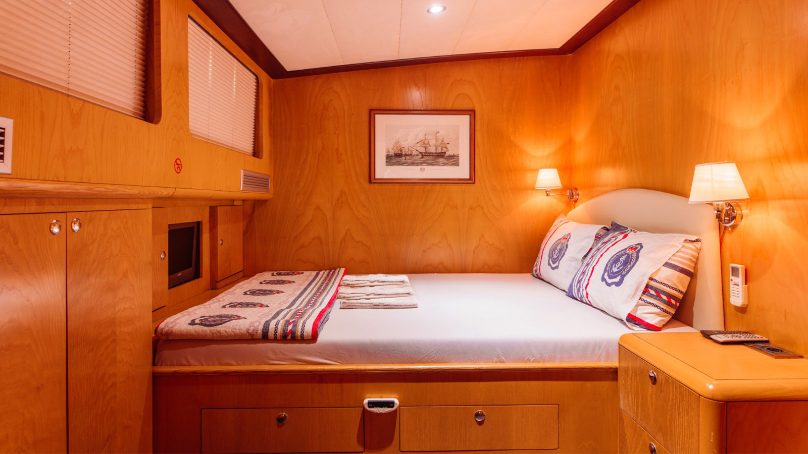 2011 Custom Built Aegean Pearl à louer (photo 11)