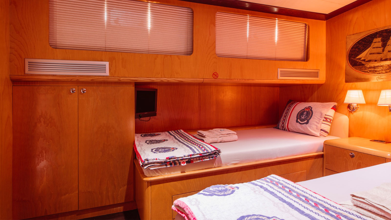 2011 Custom Built Aegean Pearl à louer (photo 12)