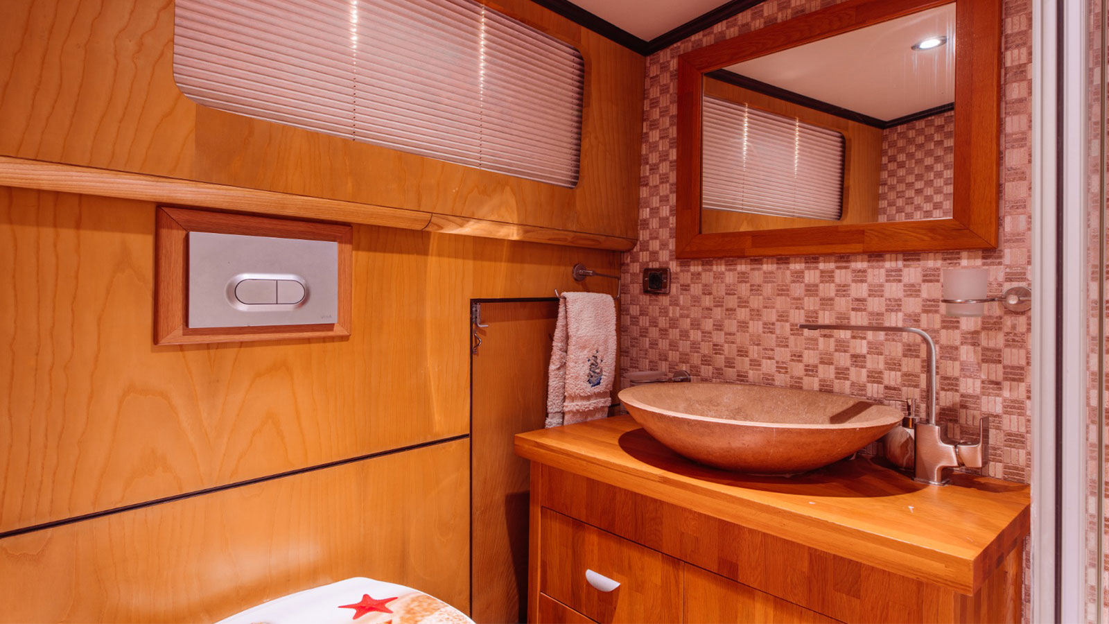 2011 Custom Built Aegean Pearl à louer (photo 16)