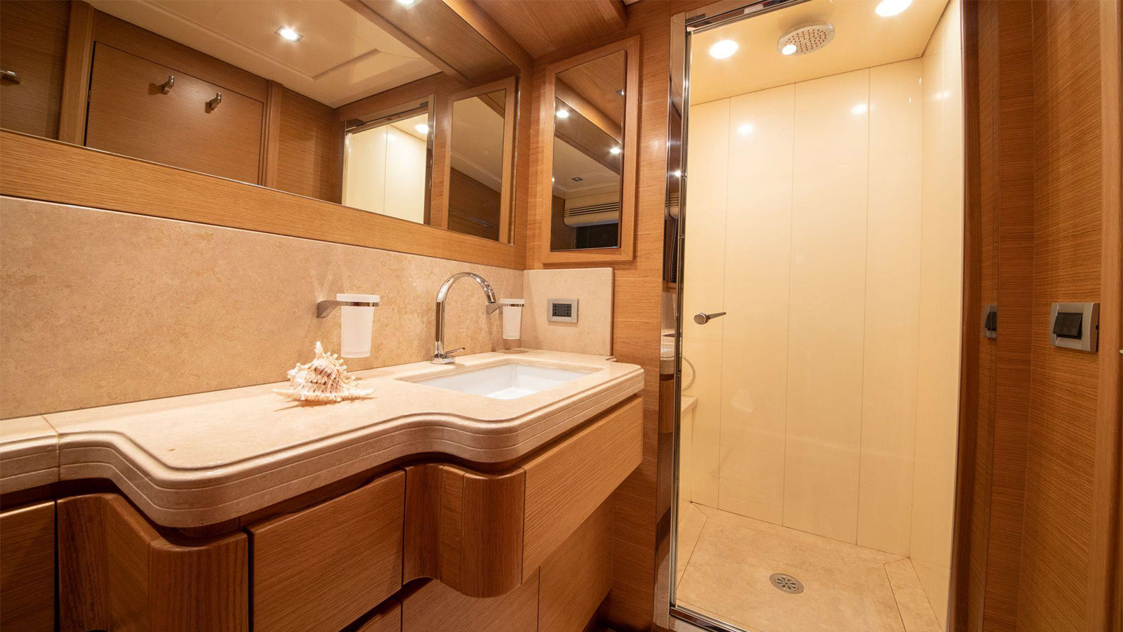 2007 Ferretti Funda D à louer (photo 9)