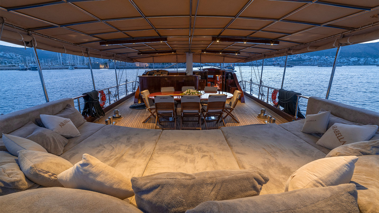 2007 Custom Built Arabella à louer (photo 13)